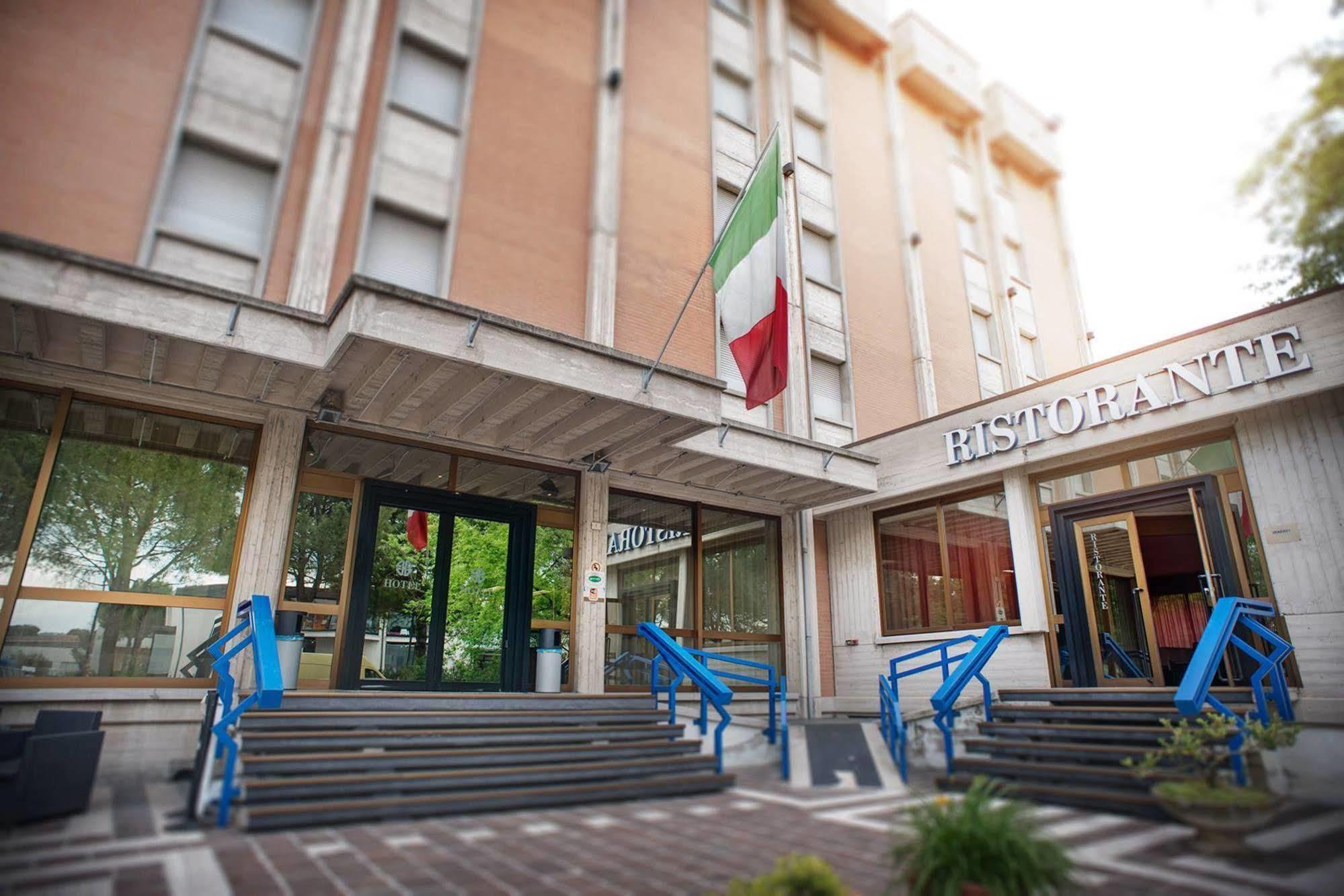 Hotel Grassetti Piediripa Екстер'єр фото